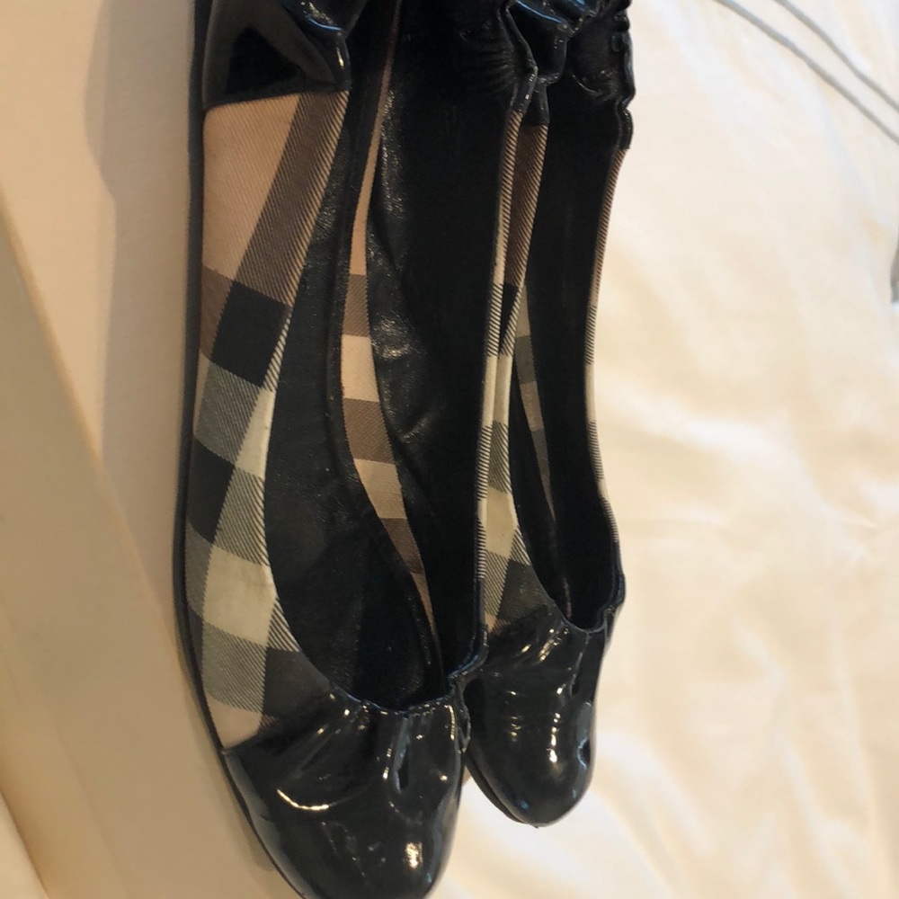 Burberry ballet flats size 10